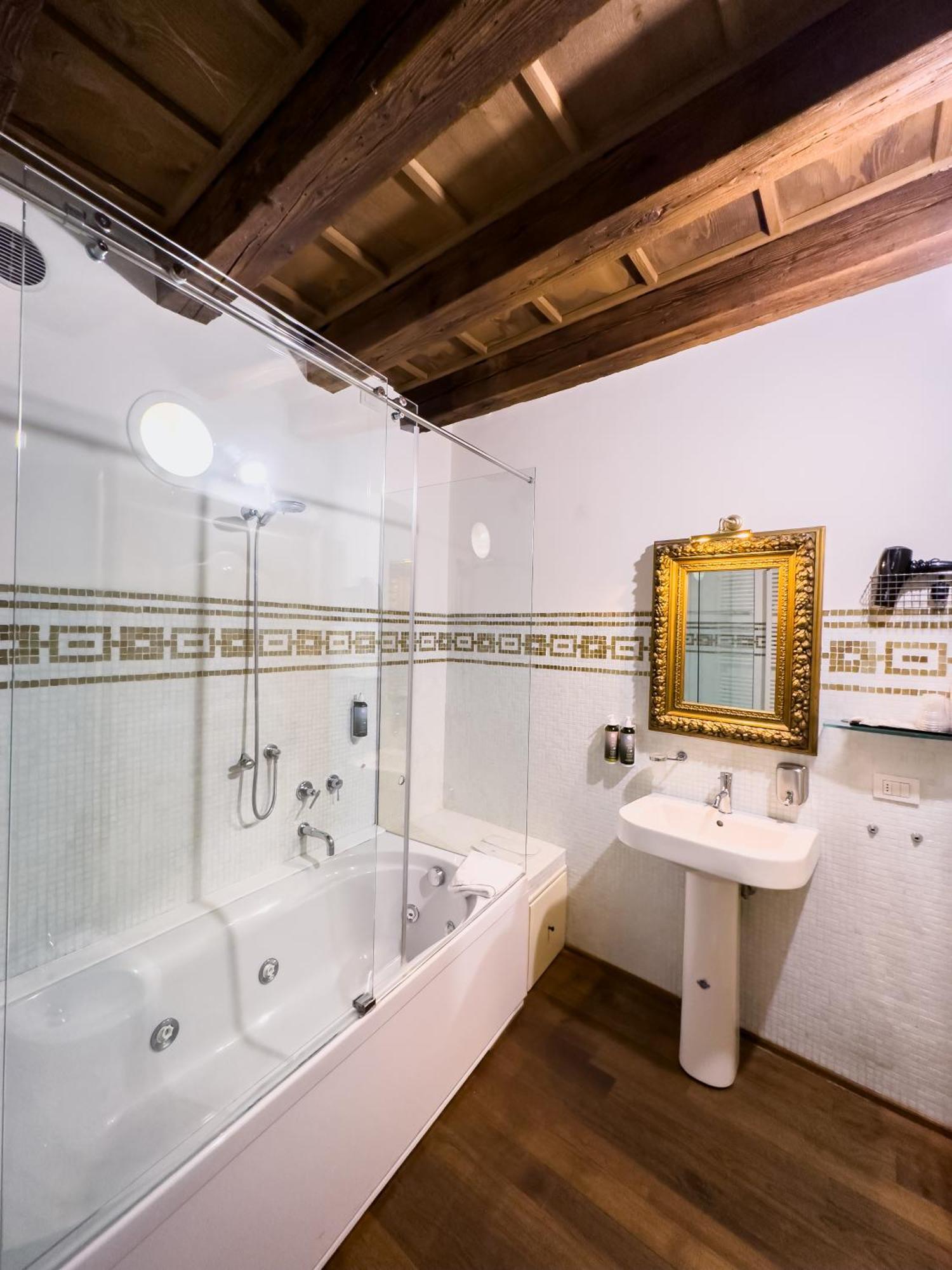 Truly Verona - Delle Erbe suites Exterior foto