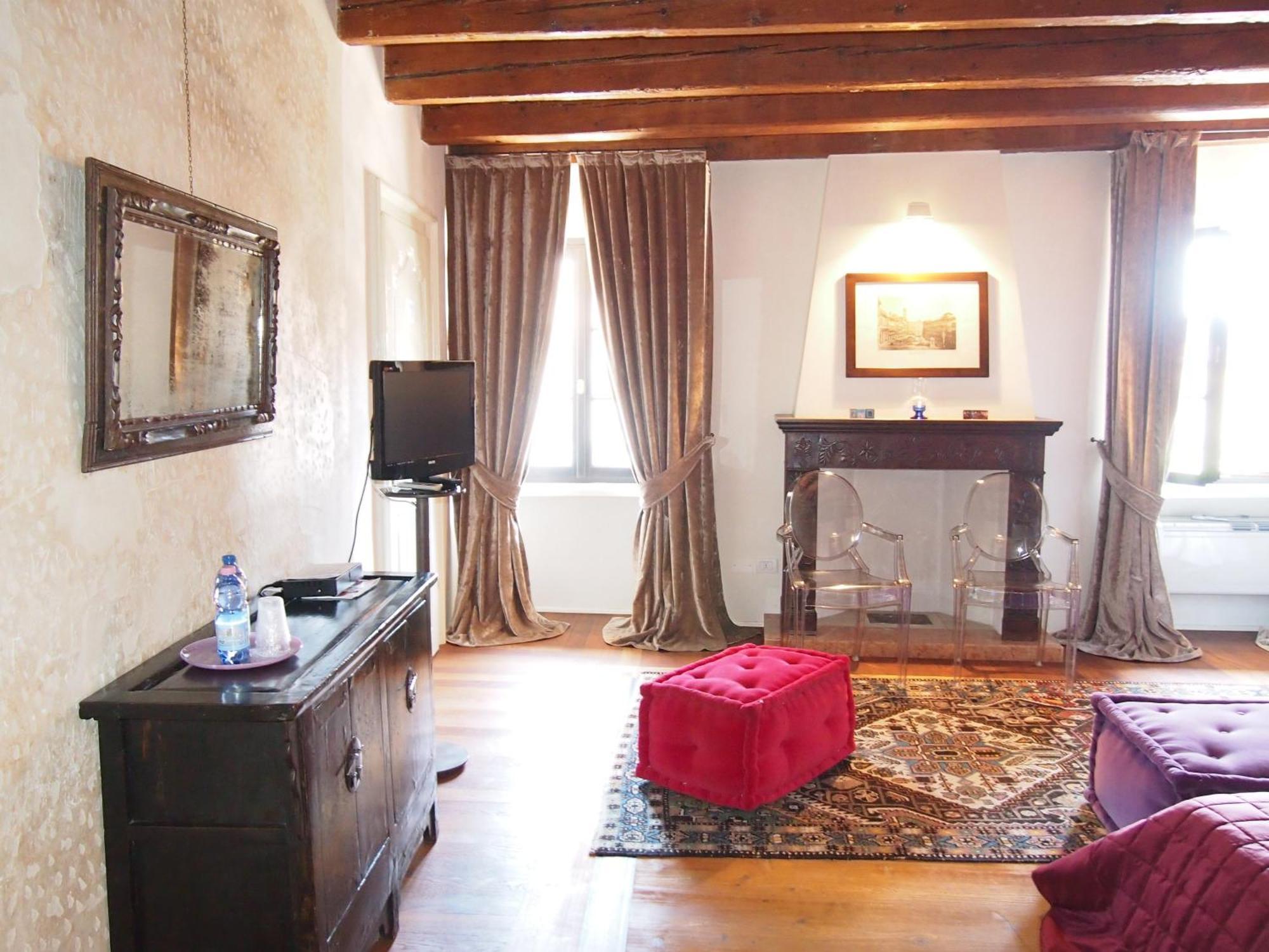 Truly Verona - Delle Erbe suites Zimmer foto